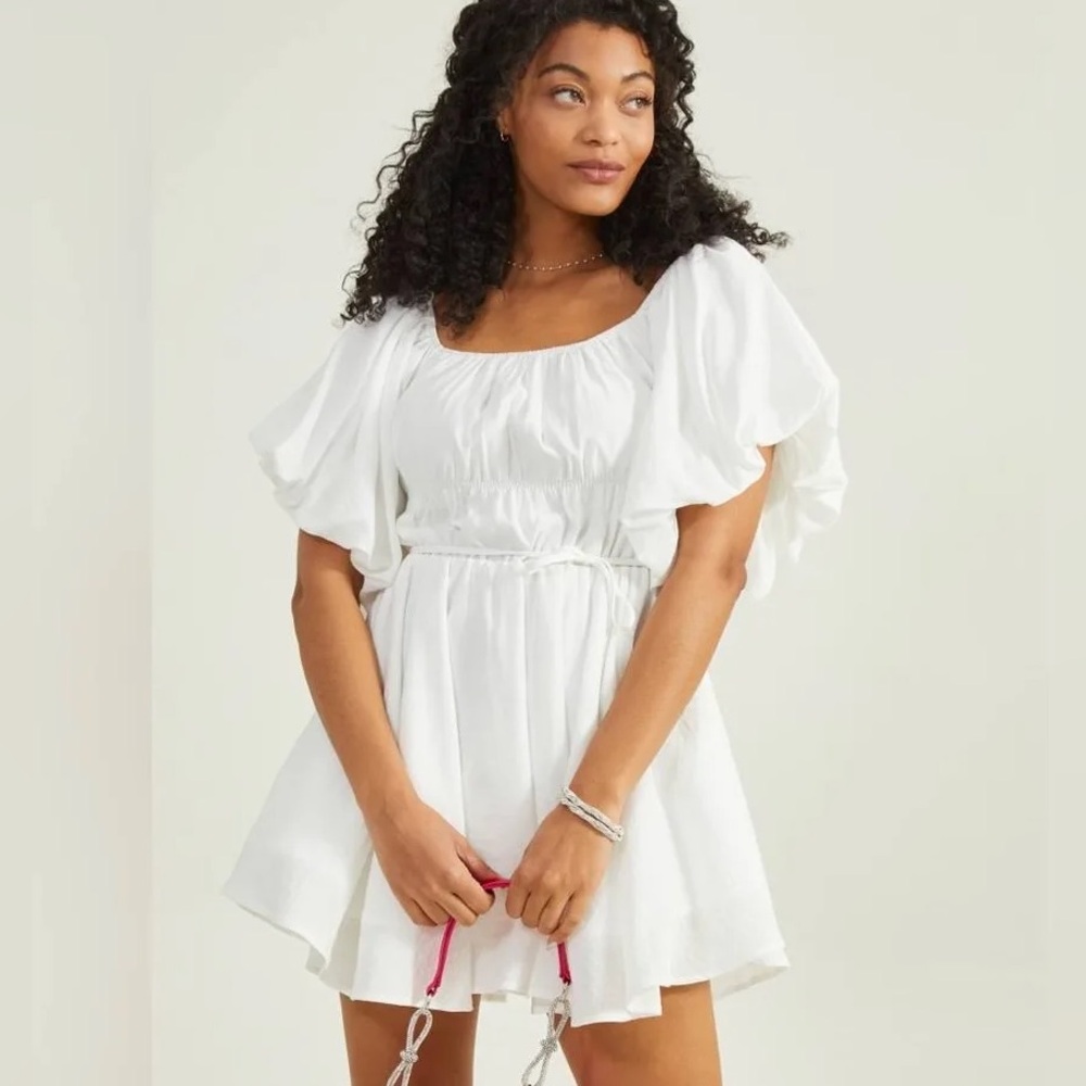 NWT Altar’d State Amabella Puff Sleeved Dress in White. Size L